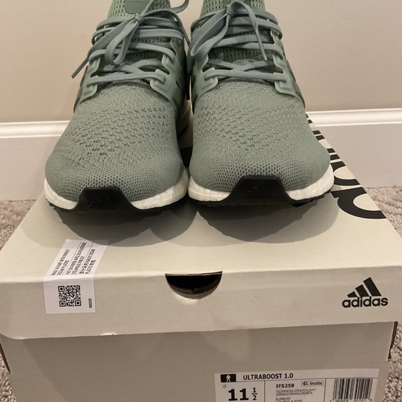 Adidas Ultraboost 1.0 men size 11.5 Silver Green Metallic Gold - Picture 6 of 8